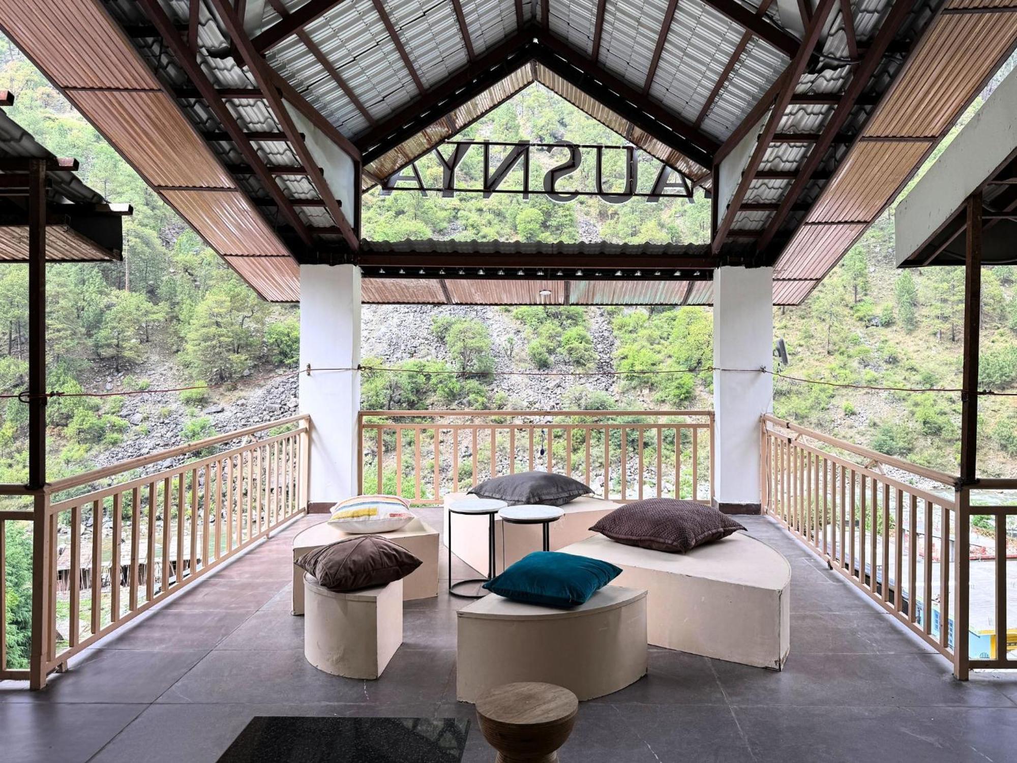 Ausnya Tirthan Banjar Exterior photo